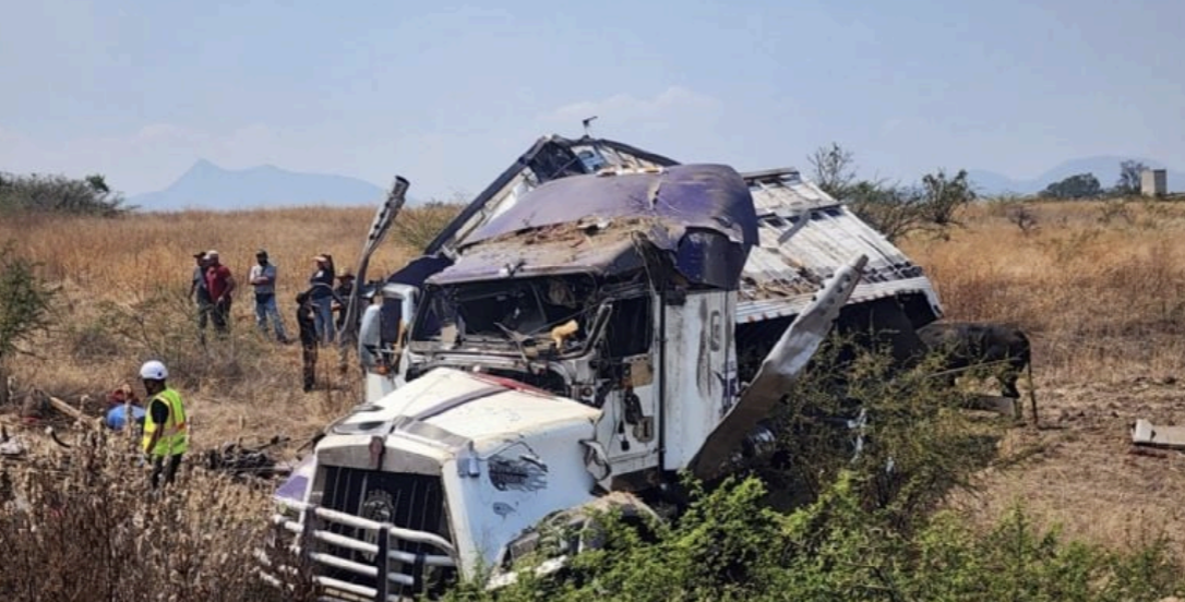 Bull trailer accident on their way to an event in Mexico